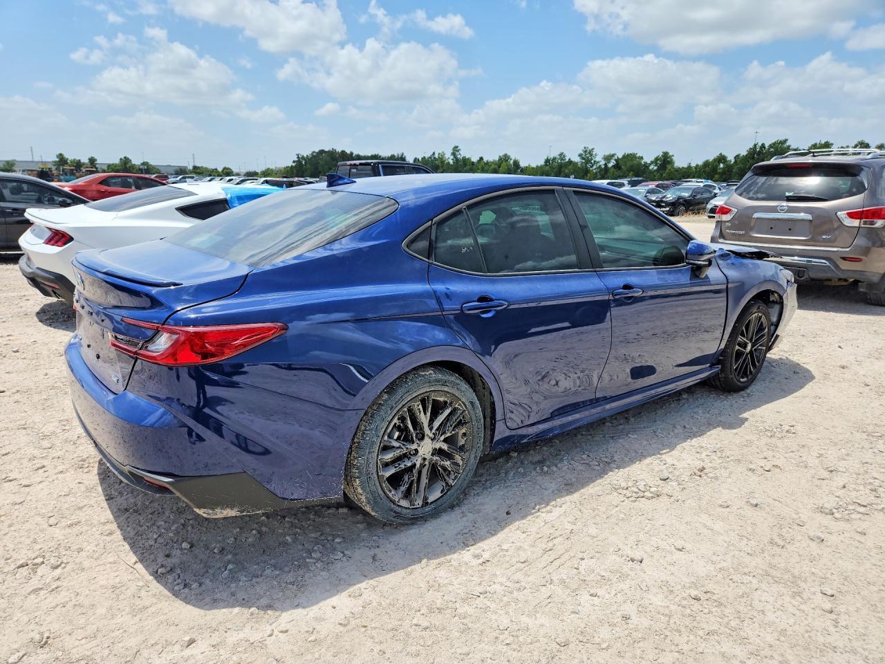 2026 Toyota Camry Se - Фото 3