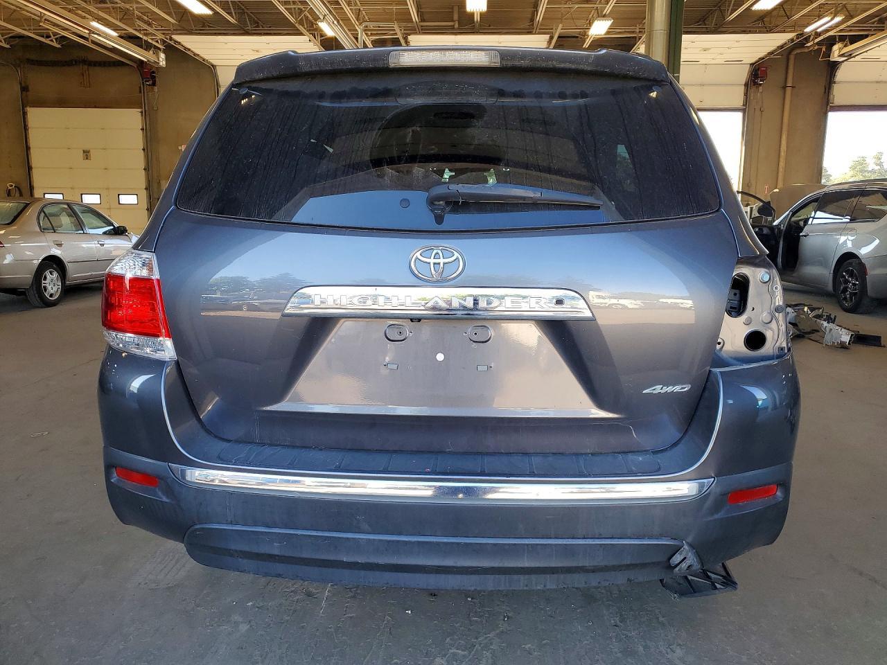 2013 Toyota Highlander Limited - Image 6