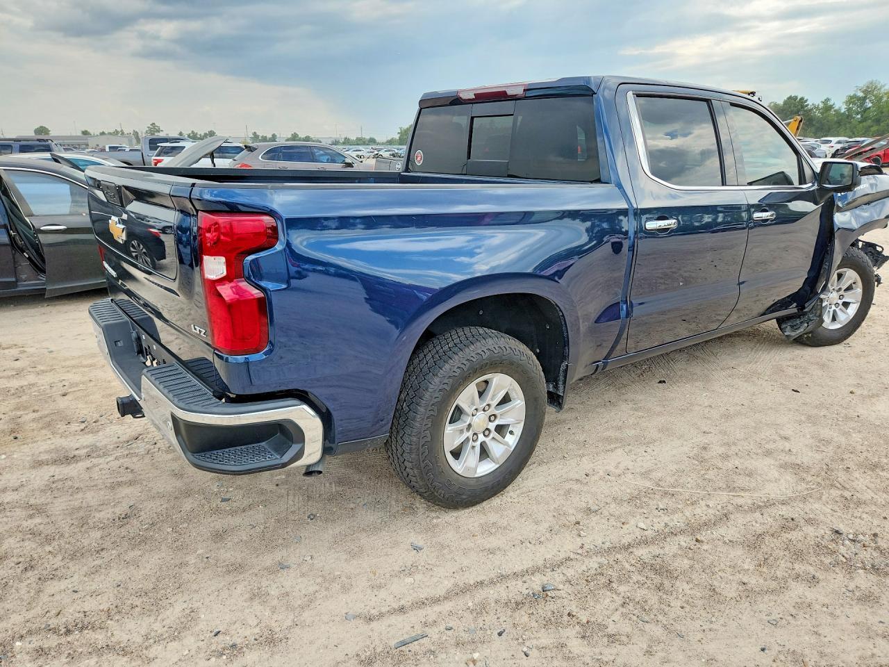 2021 Chevrolet Silverado C1500 Ltz - Фото 3