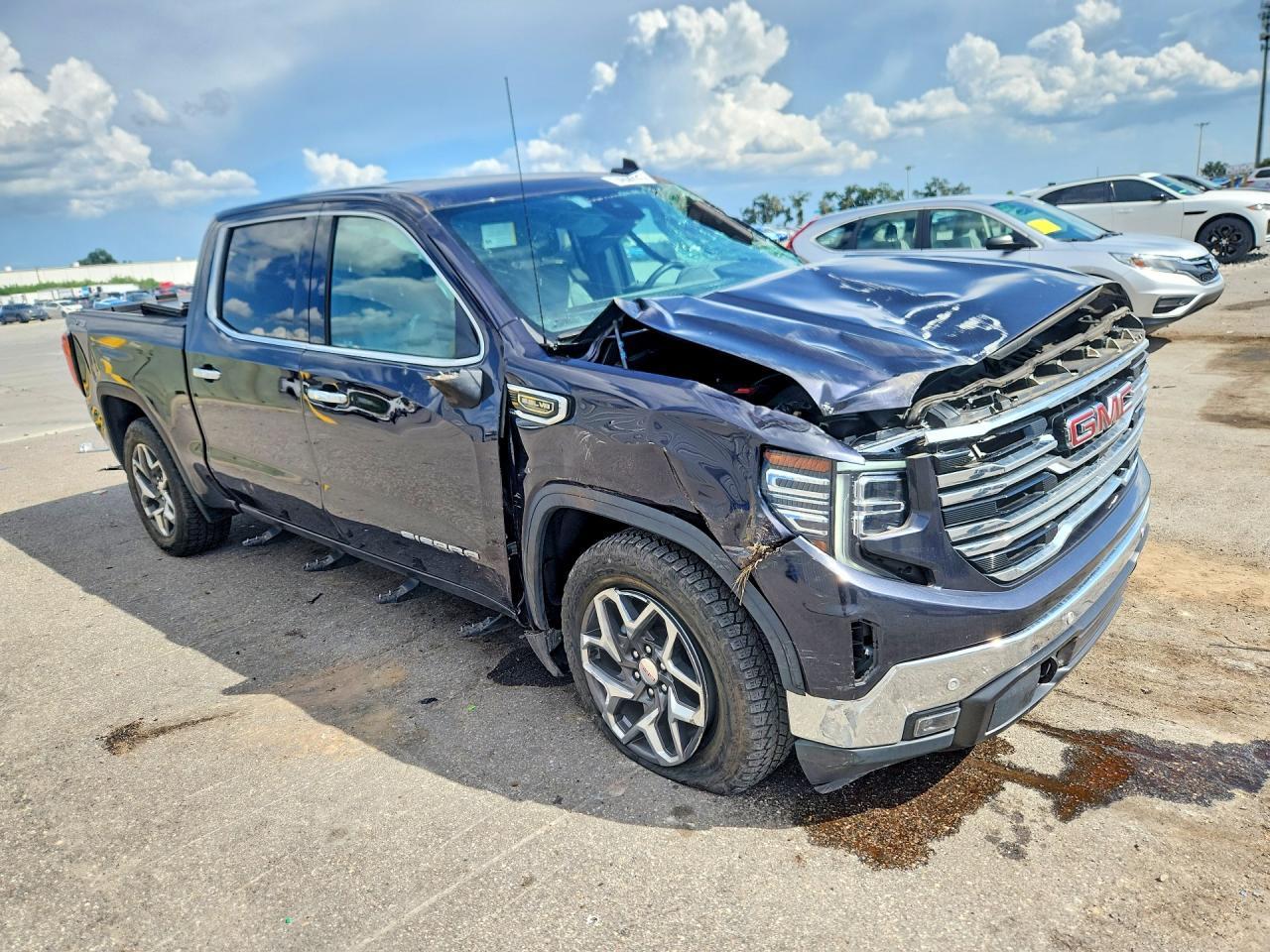 2023 GMC Sierra K1500 Slt - Image 4