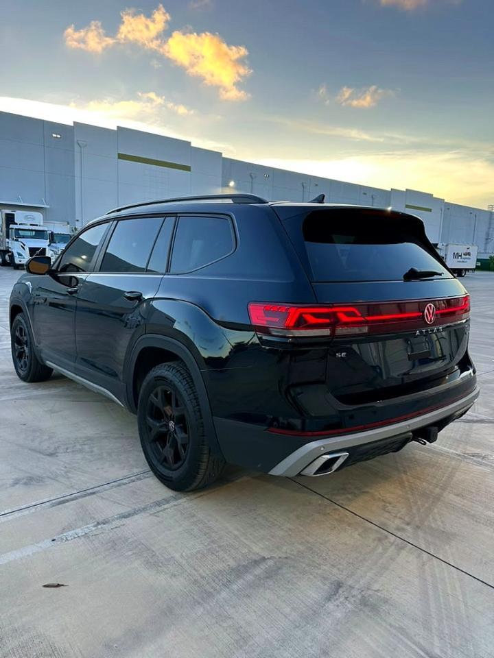 2025 Volkswagen Atlas Peak Edition Se - Image 4