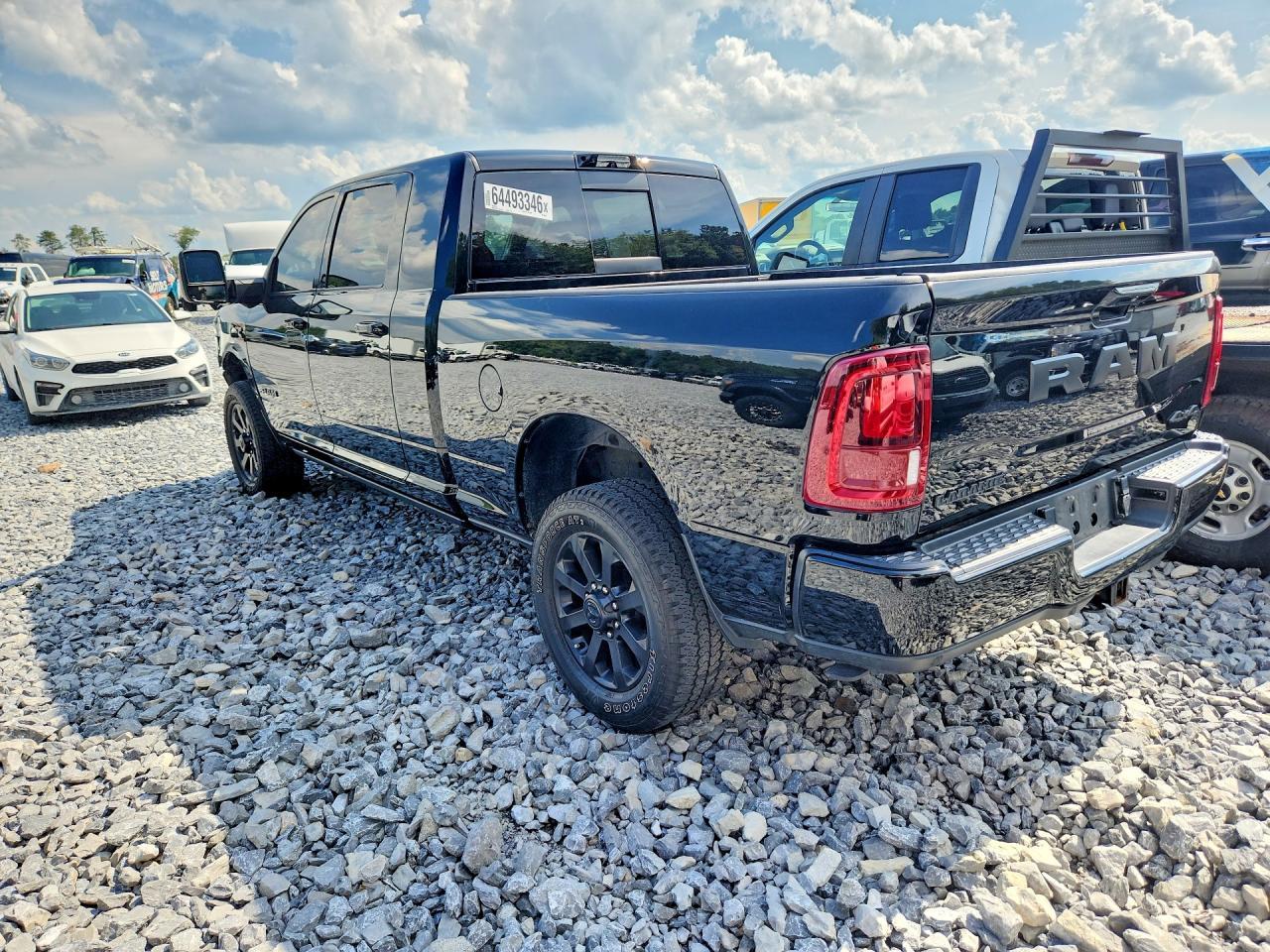 2025 Ram 3500 Laramie - Фото 2