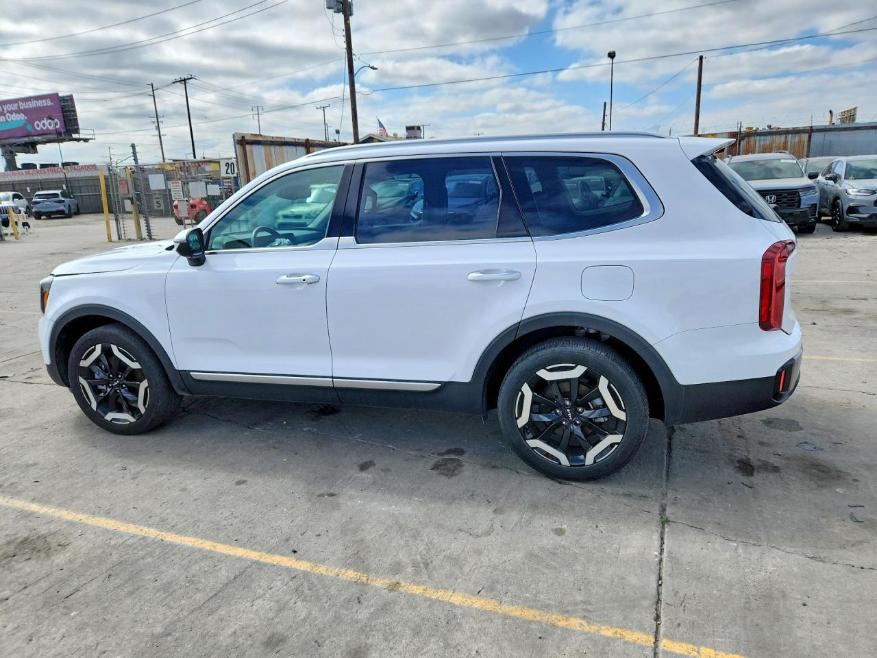 2024 Kia Telluride S - Image 2