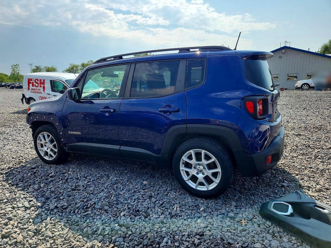 2019 Jeep Renegade Latitude - Image 2