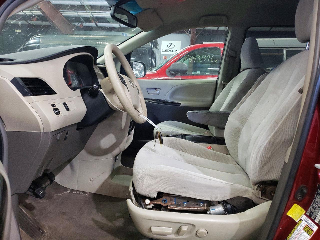 2011 Toyota Sienna Le - Фото 7