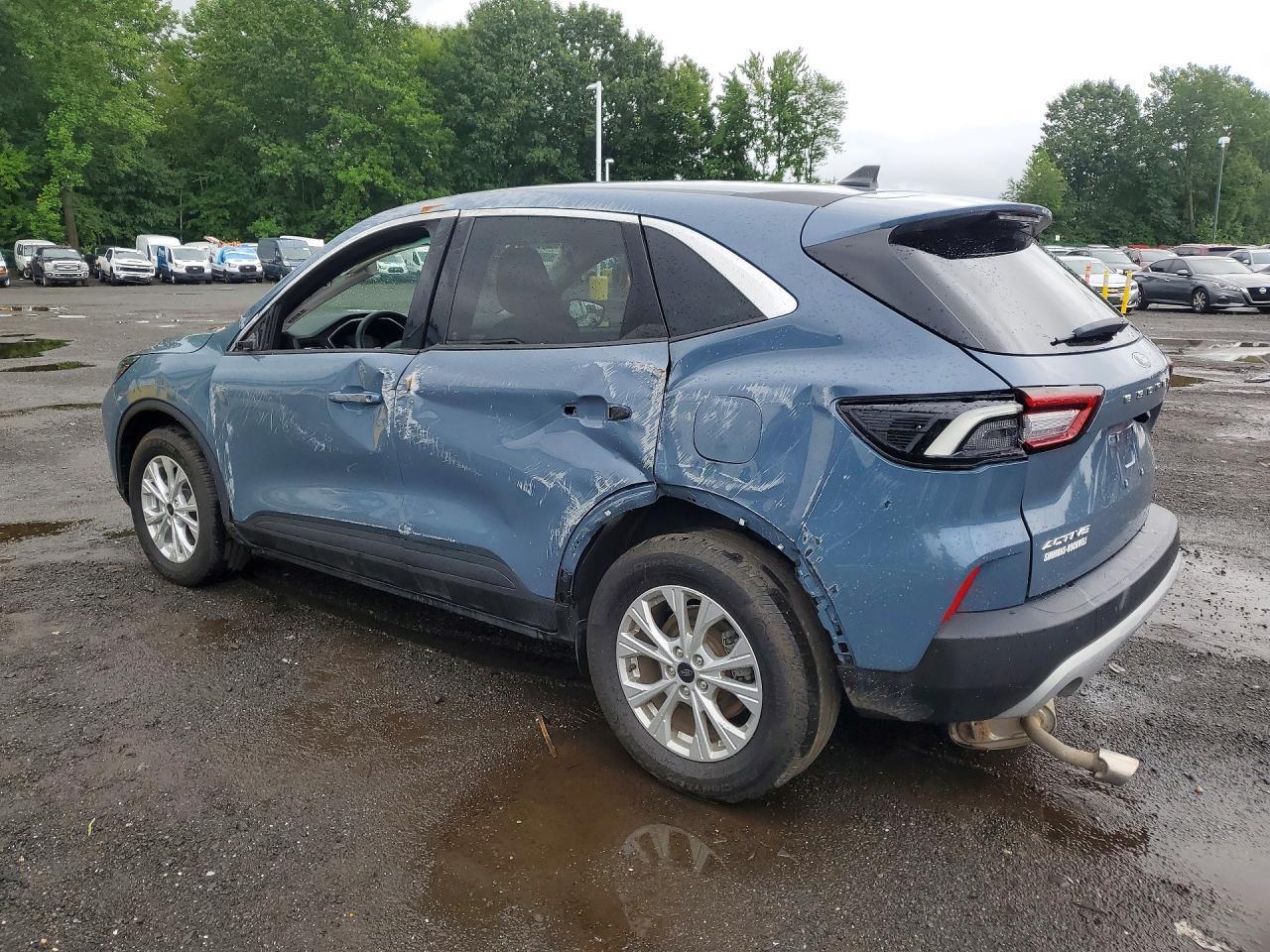2024 Ford Escape Active - Image 2