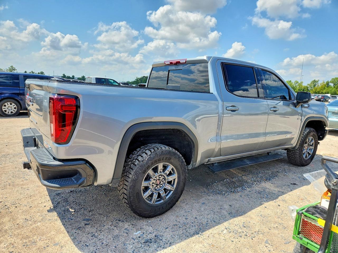 2026 GMC Sierra K1500 At4X - Фото 3