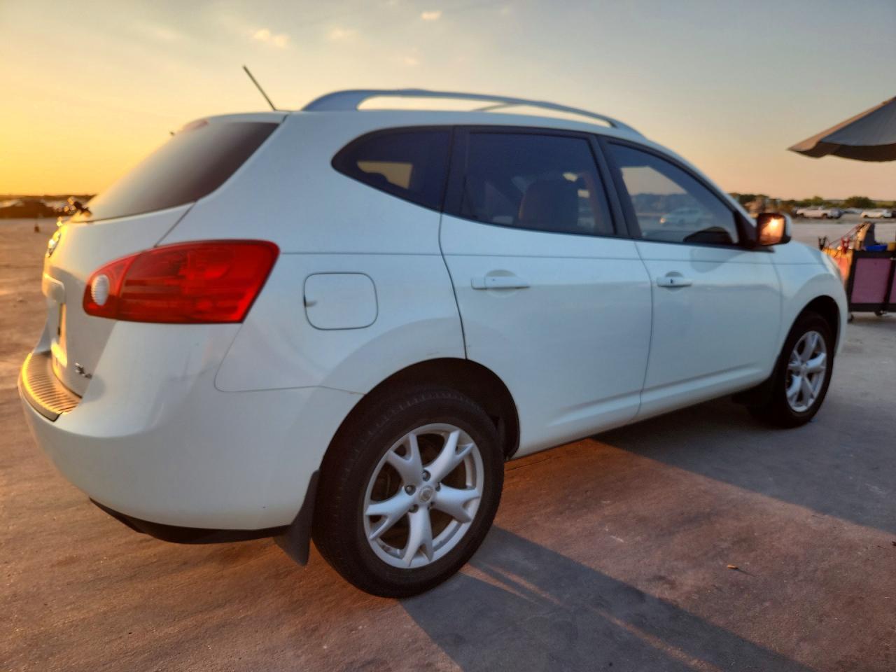 2008 Nissan Rogue S - Image 3
