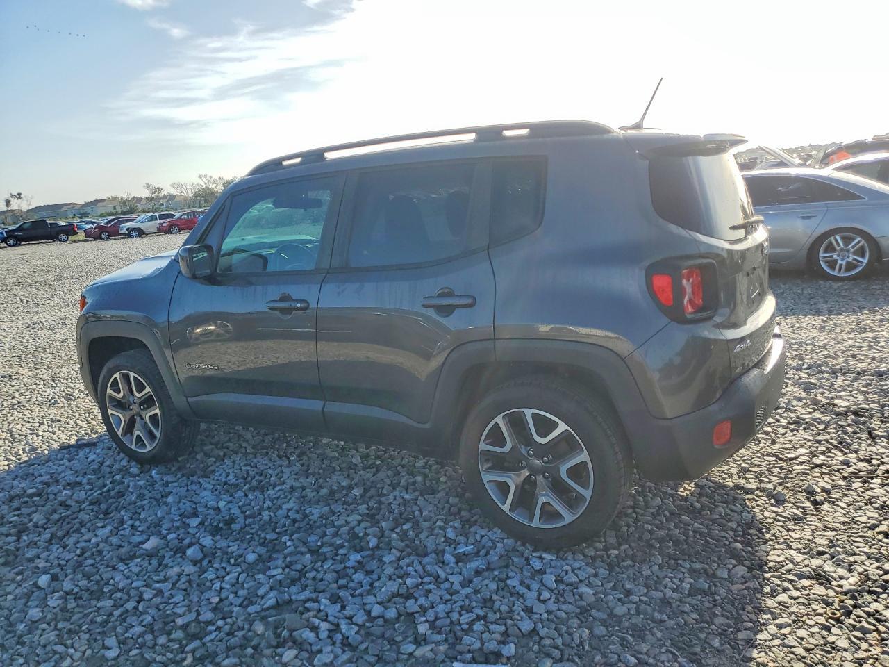 2017 Jeep Renegade Latitude - Фото 2