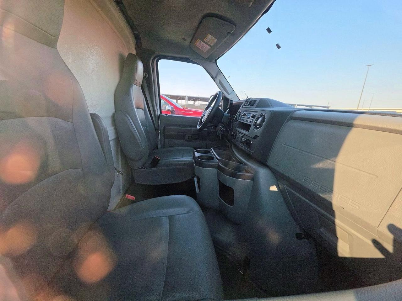 2023 Ford Econoline E350 Super Duty Cutaway Van - Image 5