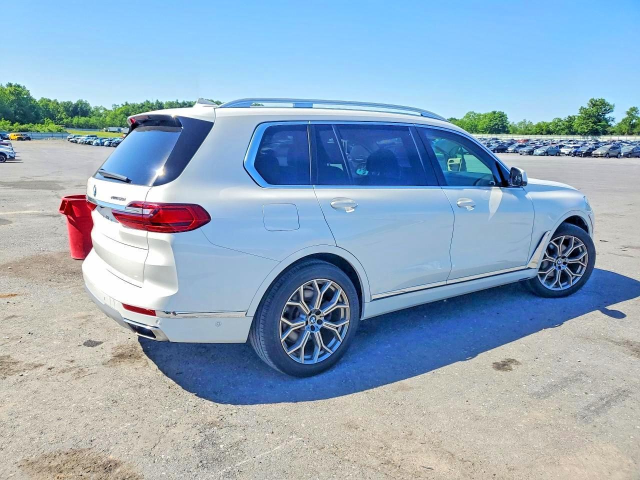 2019 BMW X7 xDrive50I - Фото 3