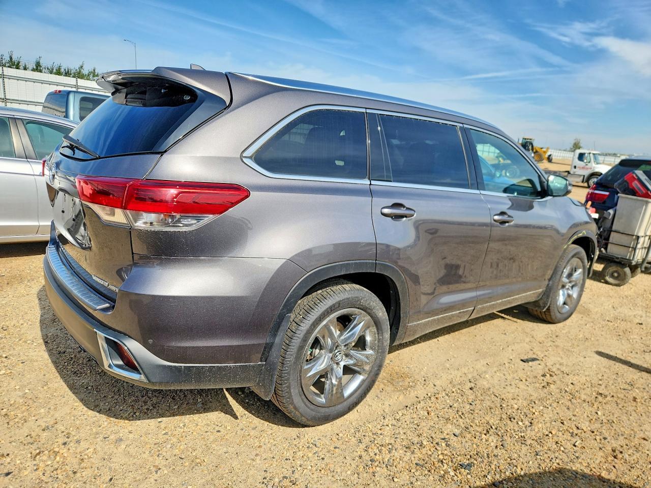 2018 Toyota Highlander Limited - Image 3