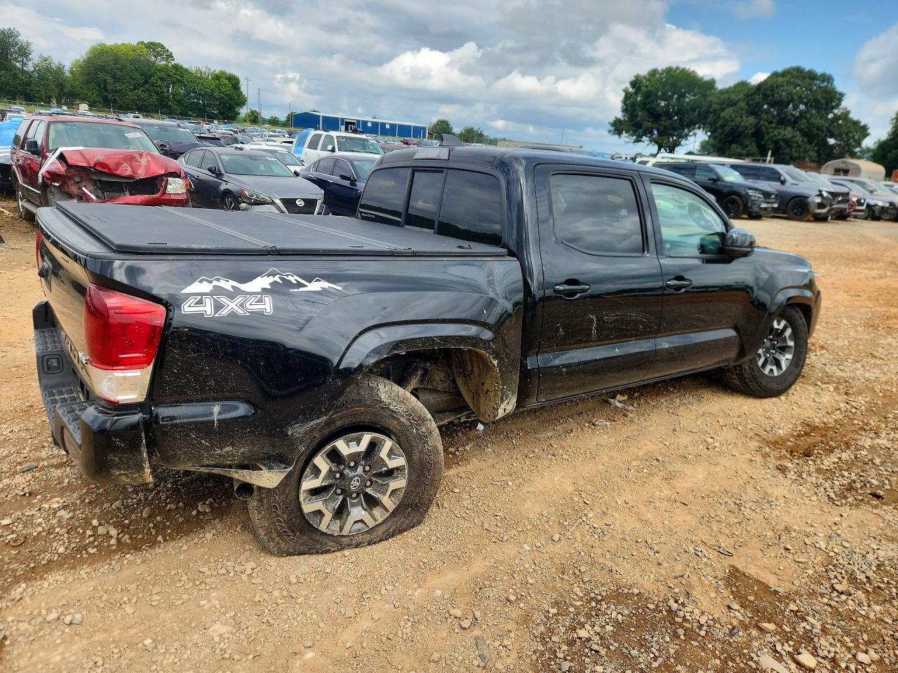 2023 Toyota Tacoma Sr V6 - Image 3