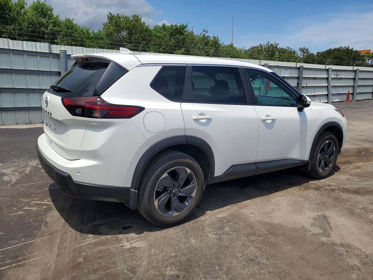 2026 Nissan Rogue Sv - Фото 3