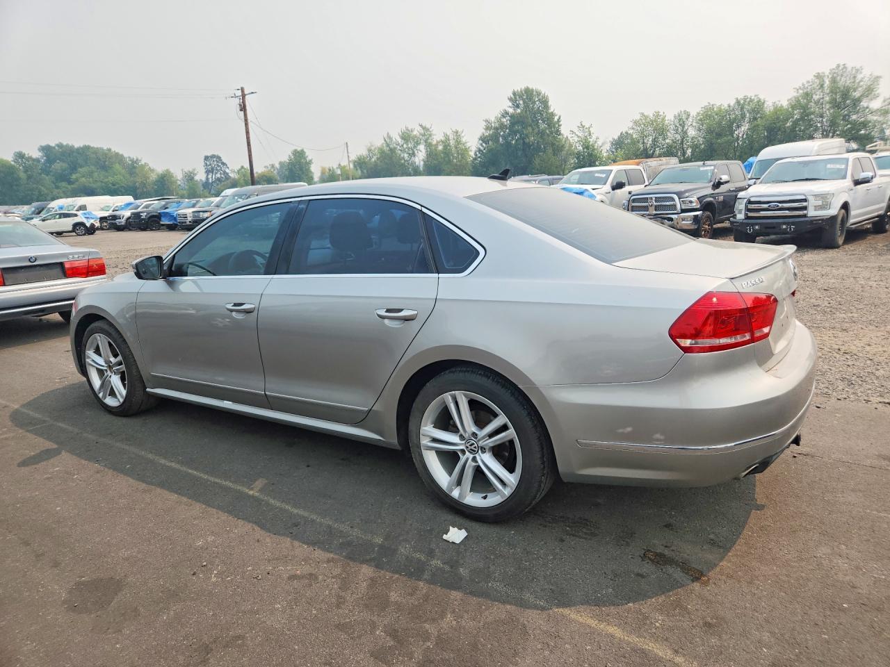 2014 Volkswagen Passat Sel - Фото 2