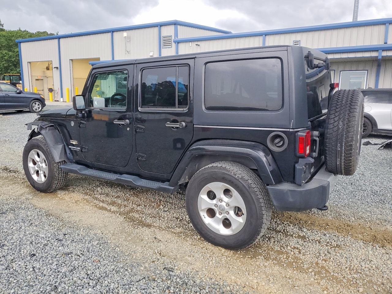 2013 Jeep Wrangler Unlimited Sahara - Фото 2