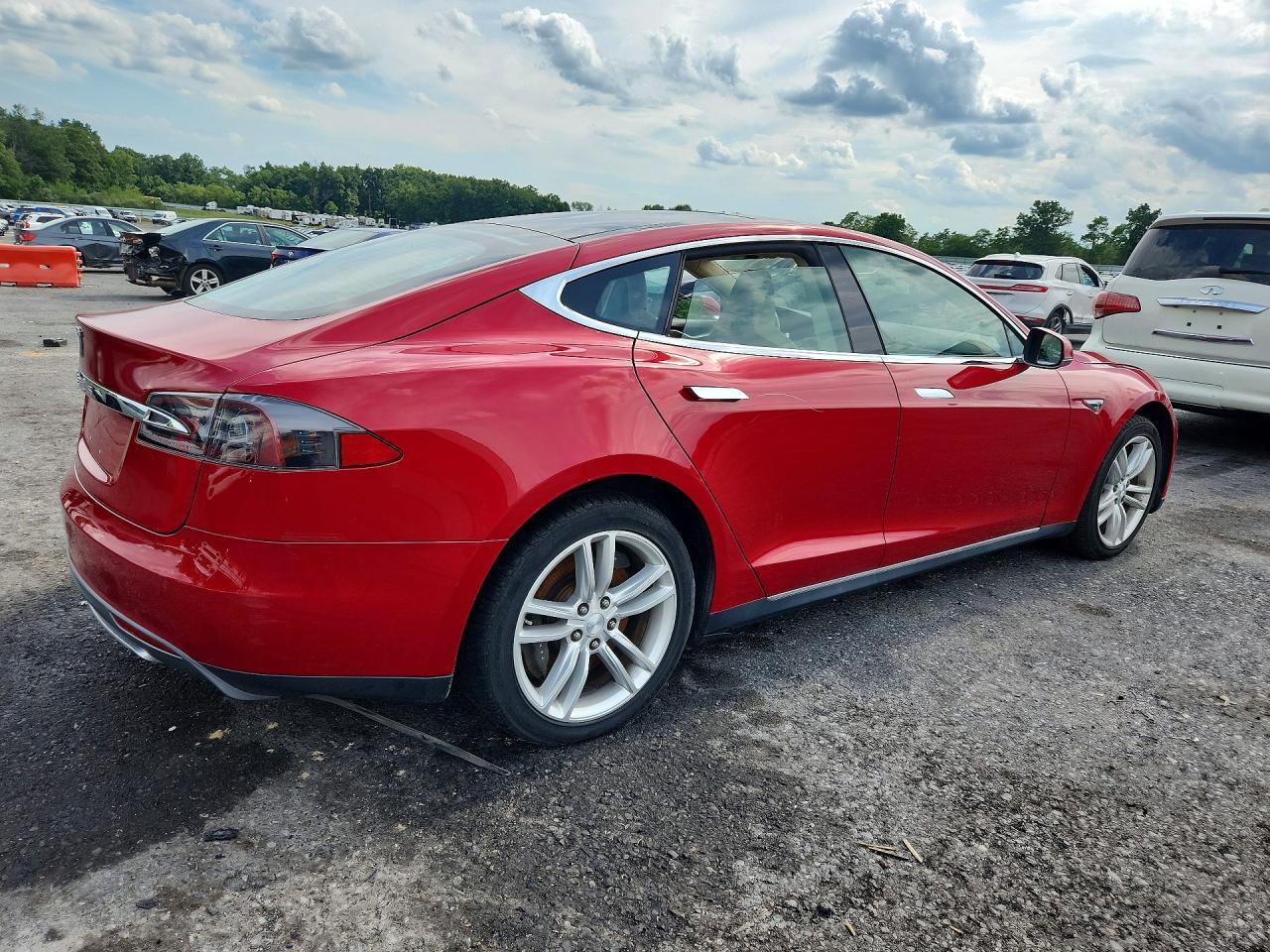 2014 Tesla Model S - Фото 3