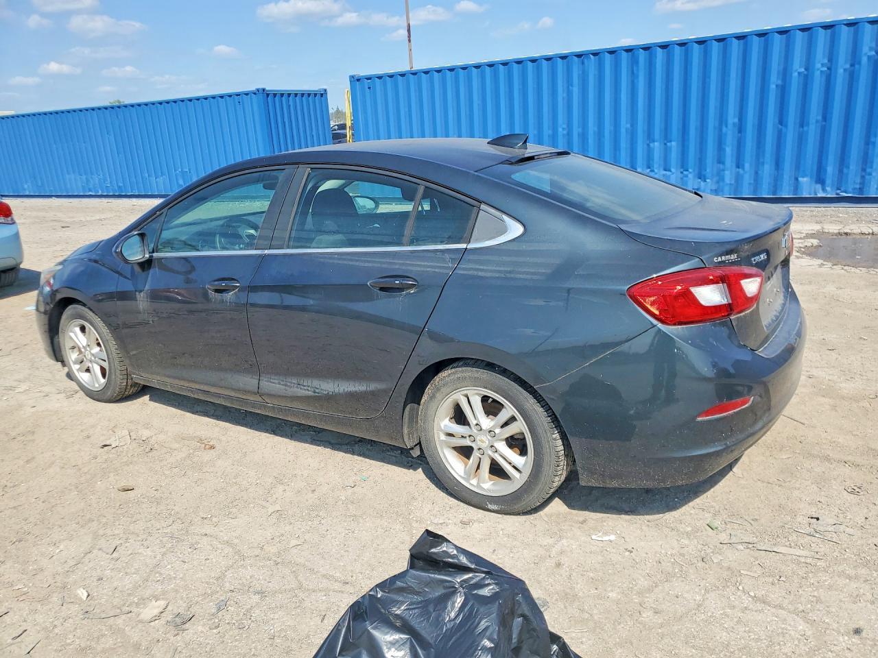 2018 Chevrolet Cruze Lt - Image 2