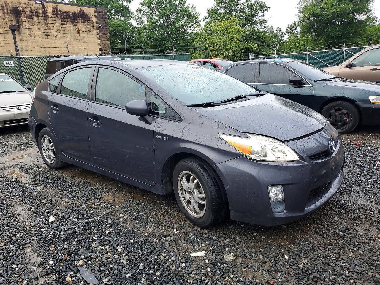 2010 Toyota Prius Iii - Image 4