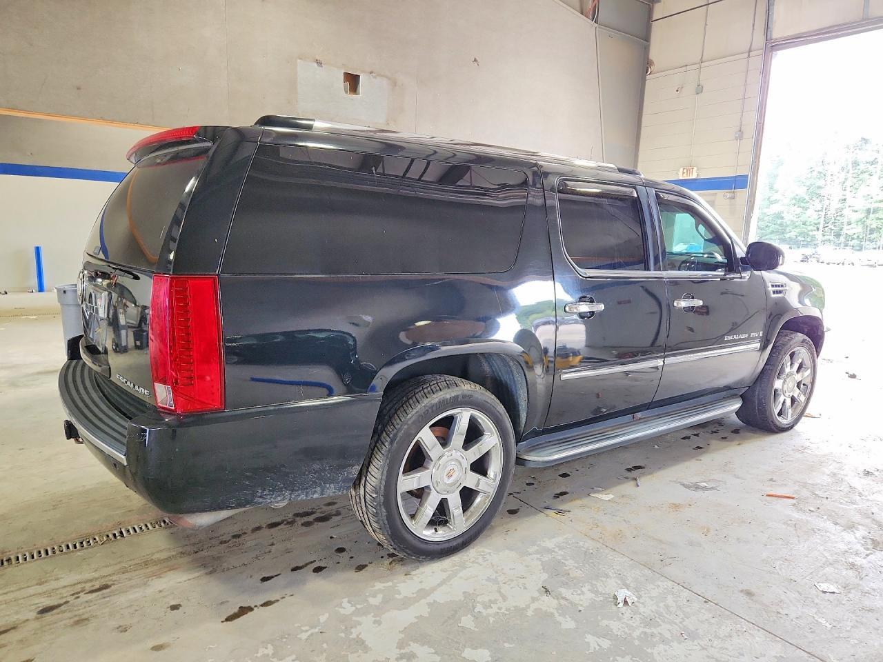2009 Cadillac Escalade Esv Luxury - Image 3