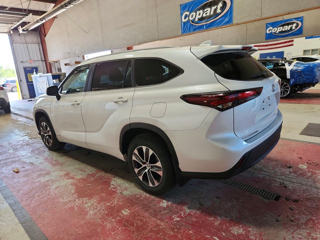 2025 Toyota Highlander Hybrid Xle - Фото 2