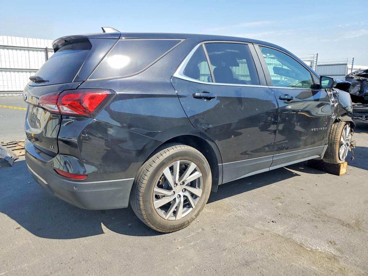 2022 Chevrolet Equinox Lt - Image 3