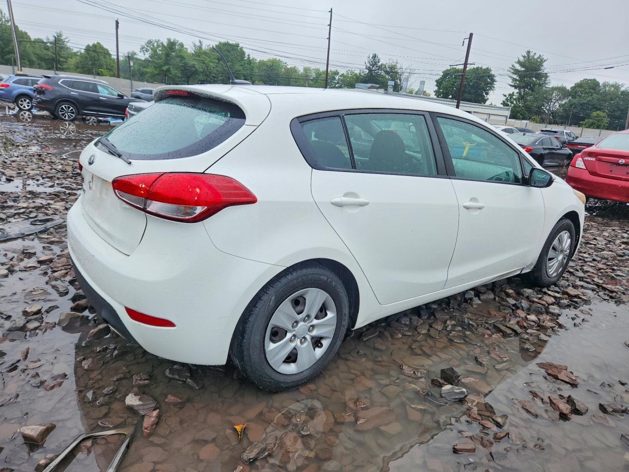 2017 Kia Forte5 Lx - Image 3