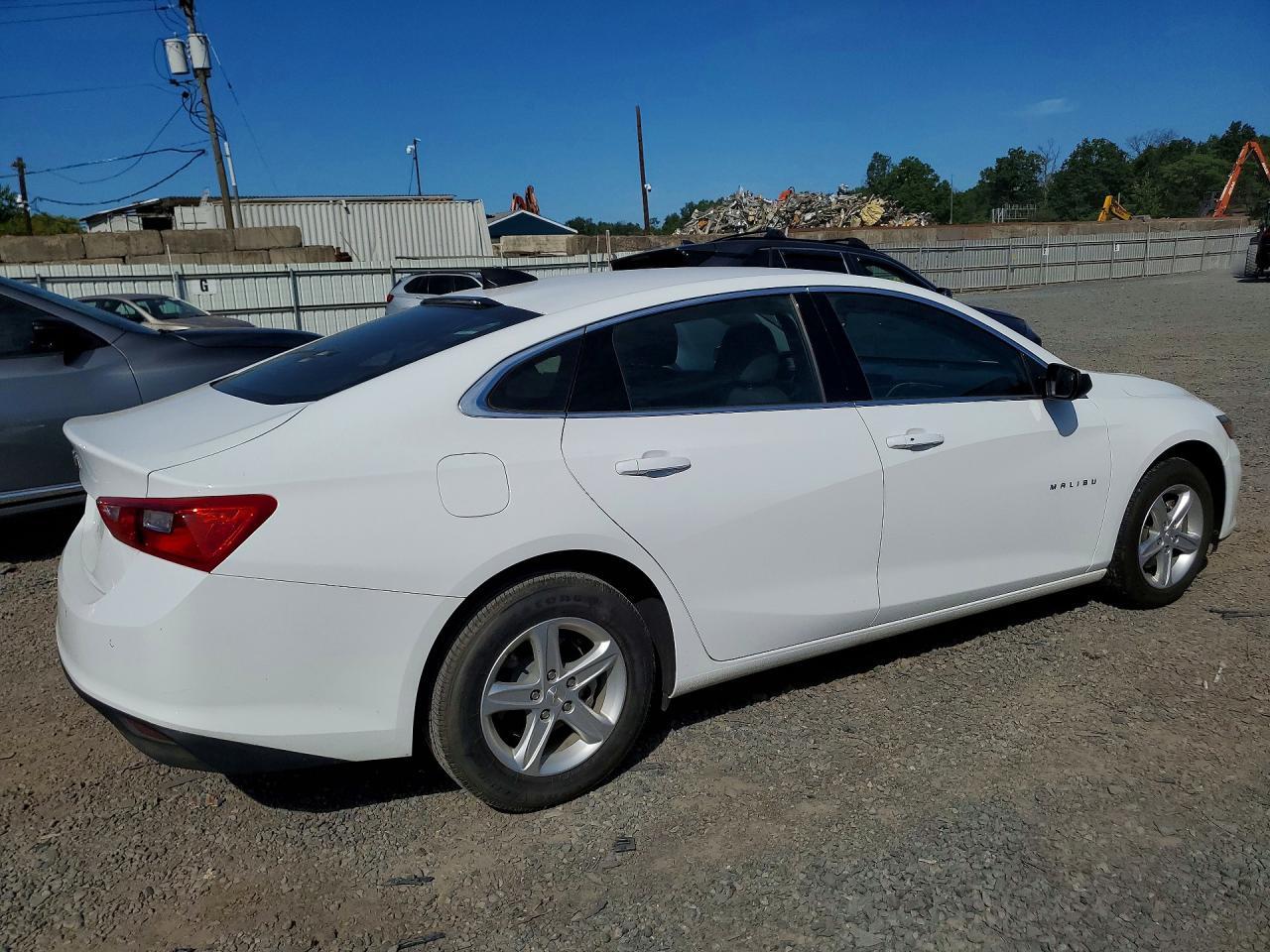 2024 Chevrolet Malibu Ls - Фото 3