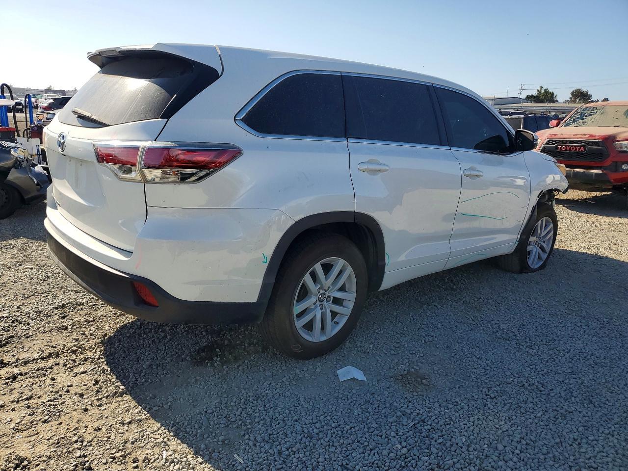 2016 Toyota Highlander Le - Фото 3