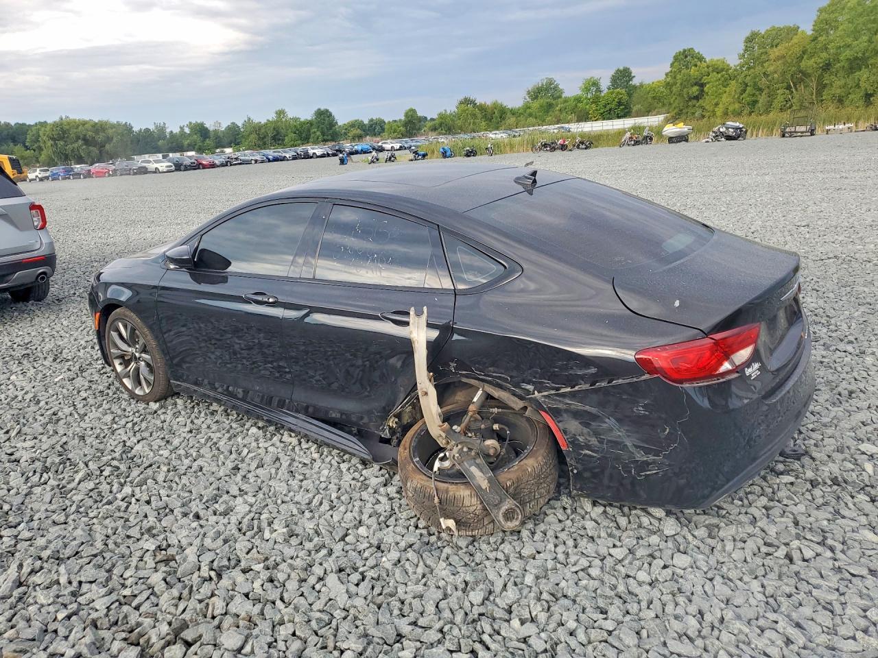 2016 Chrysler 200 S - Image 2