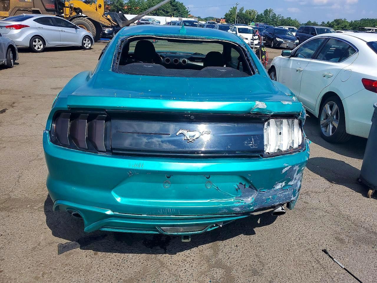 2022 Ford Mustang - Фото 6