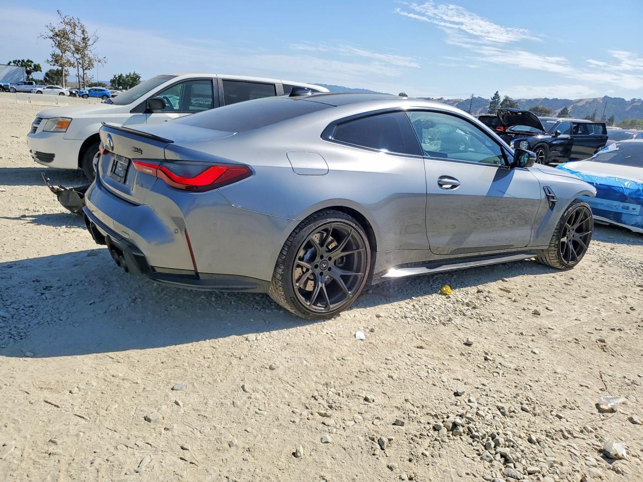 2022 BMW M4 Competition - Фото 3