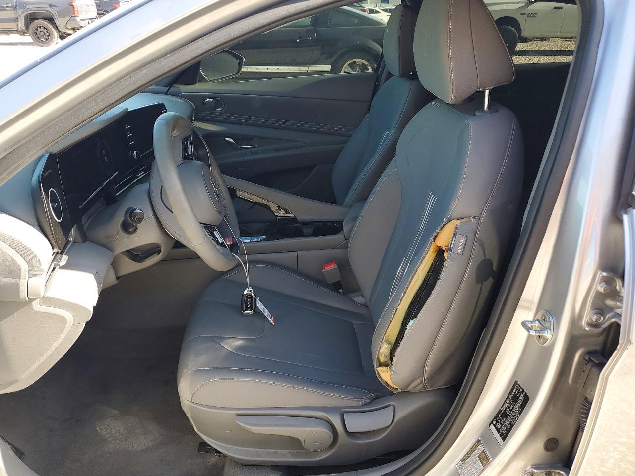 2022 Hyundai Elantra Sel - Image 7