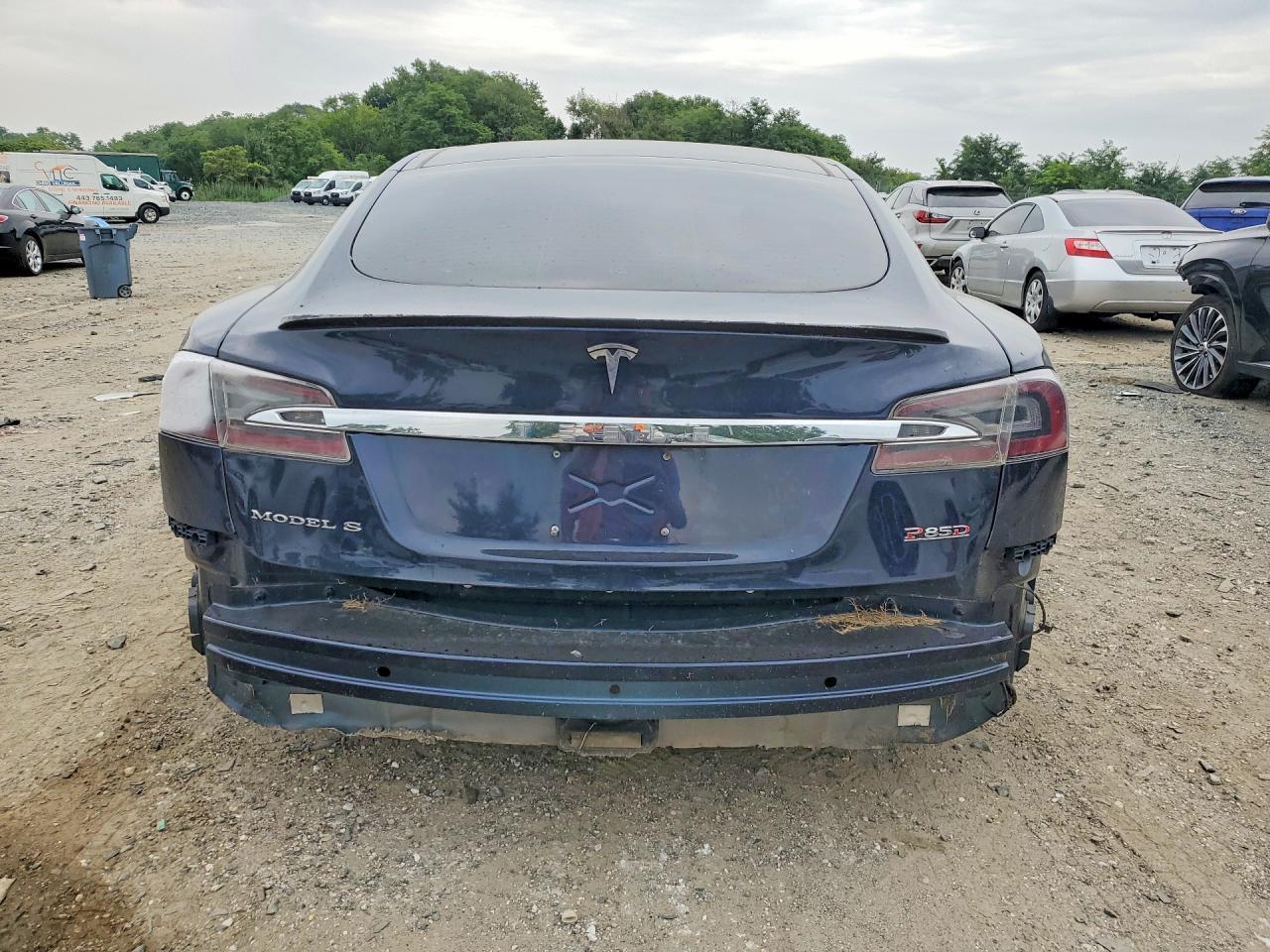 2015 Tesla Model S 85D - Фото 6