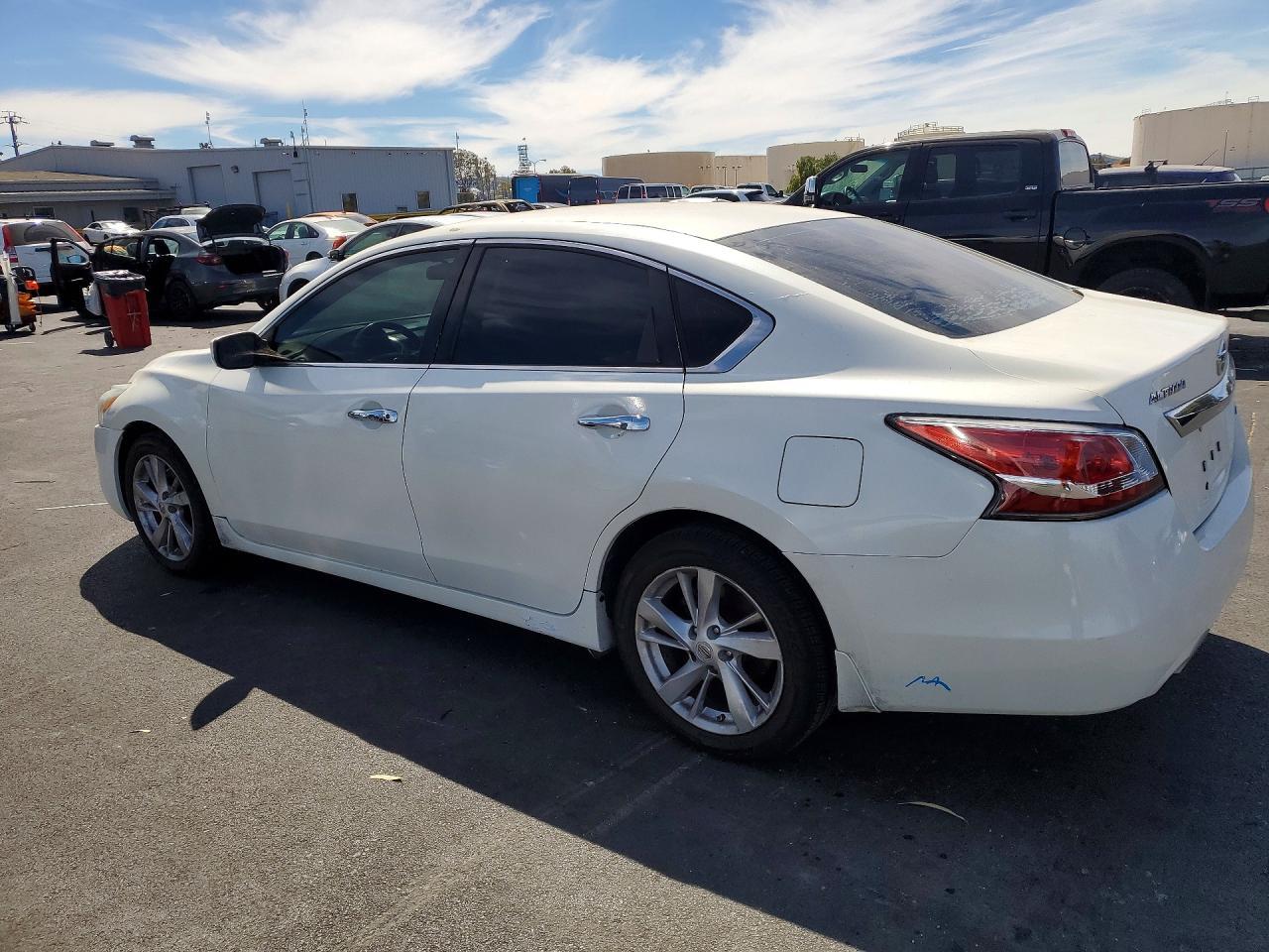 2014 Nissan Altima 2.5 S - Фото 2
