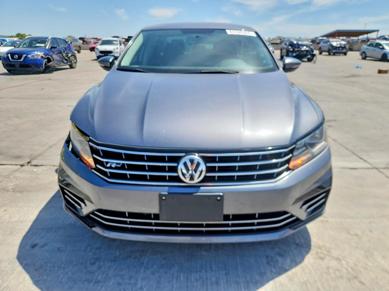 2017 Volkswagen Passat R-Line - Image 5