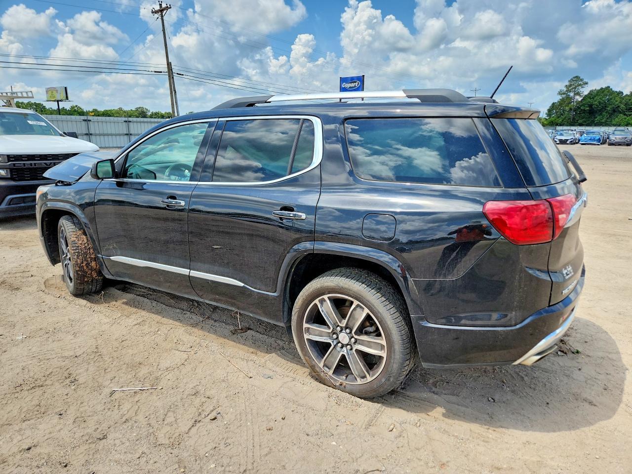 2017 GMC Acadia Denali - Фото 2