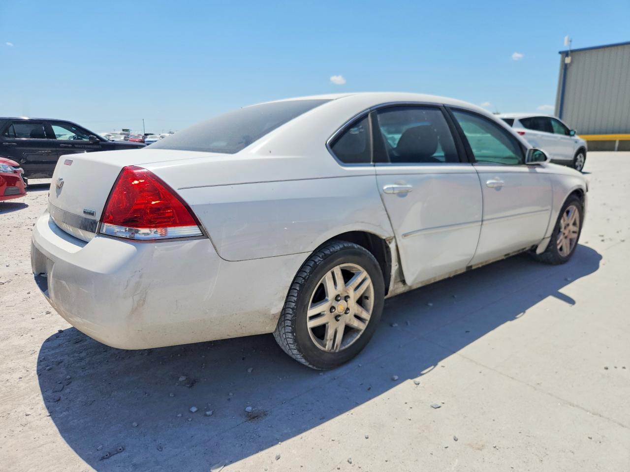 2011 Chevrolet Impala Lt - Image 3