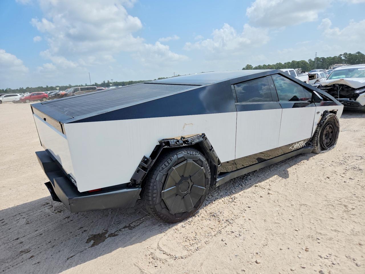 2024 Tesla Cybertruck - Фото 3