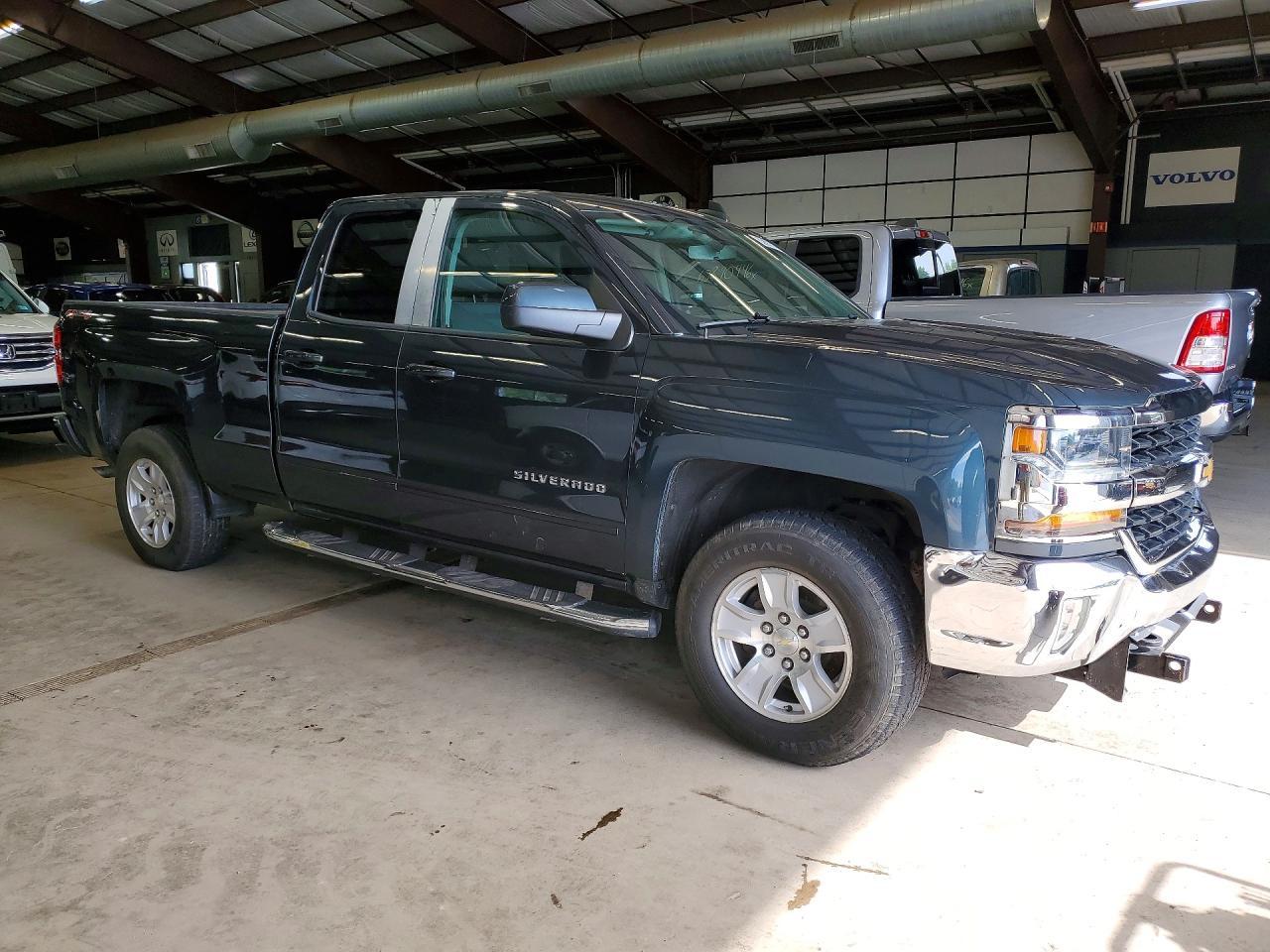 2017 Chevrolet Silverado K1500 Lt - Image 4