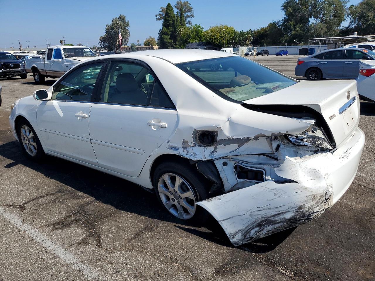 2004 Toyota Camry Le - Image 2