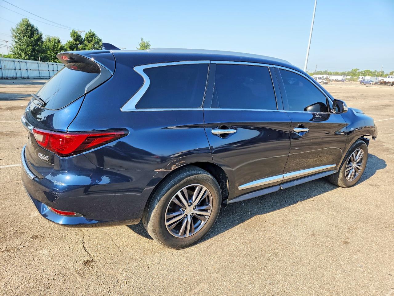 2019 Infiniti Qx60 Luxe - Image 3