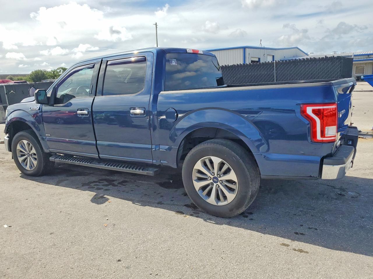 2017 Ford F150 Supercrew - Фото 2