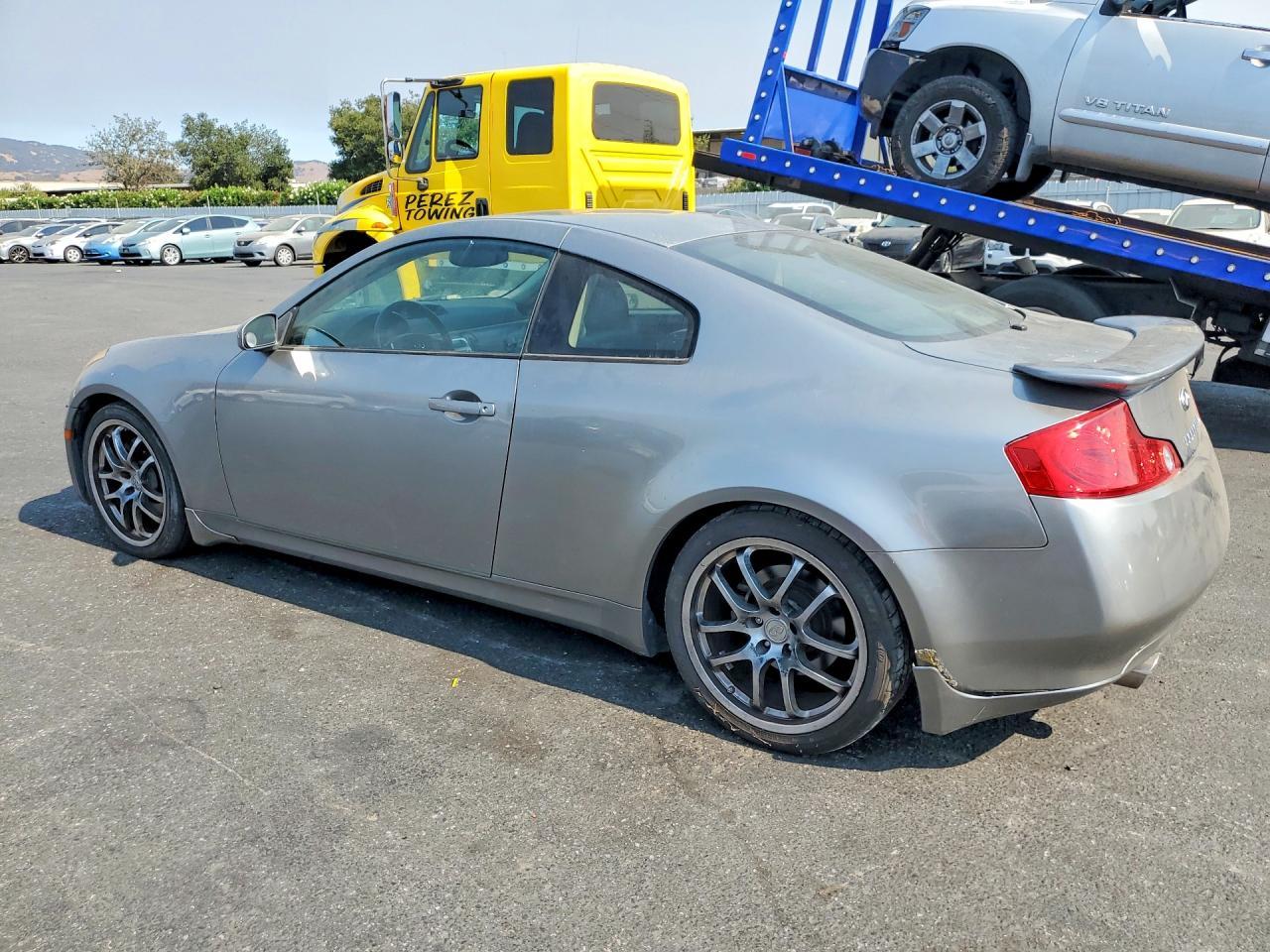 2005 Infiniti G35 Base - Image 2