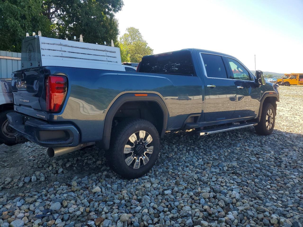 2026 GMC Sierra K3500 Denali - Фото 3