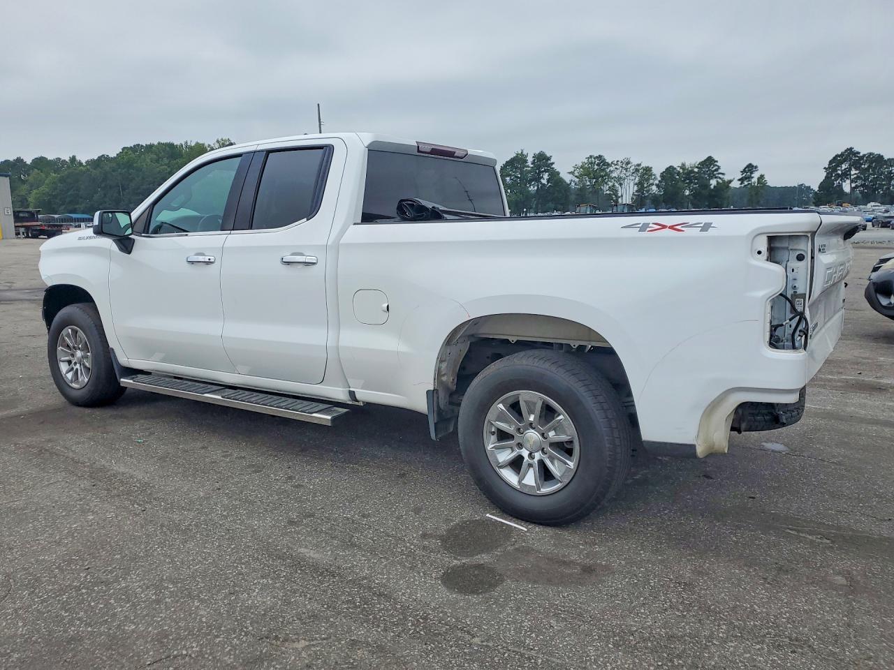 2020 Chevrolet Silverado K1500 Lt - Image 2
