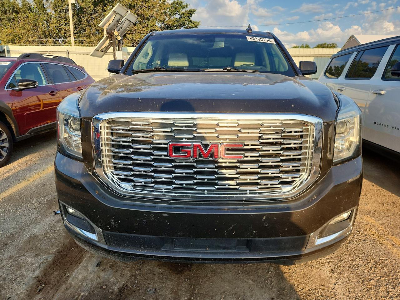 2019 GMC Yukon Denali - Image 5