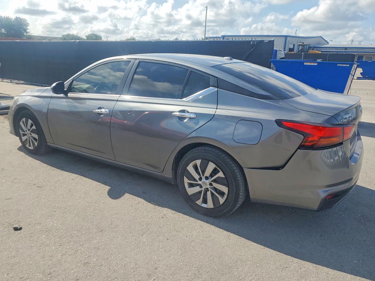 2020 Nissan Altima S - Image 2