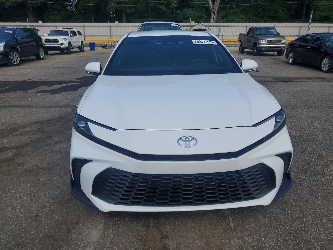 2026 Toyota Camry Se - Image 5