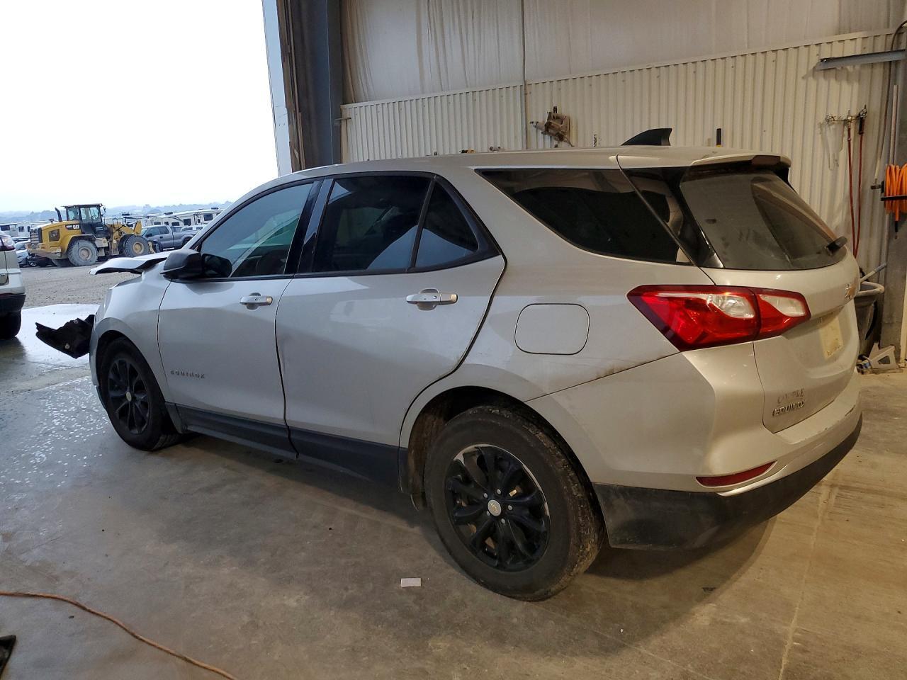 2018 Chevrolet Equinox Ls - Image 2